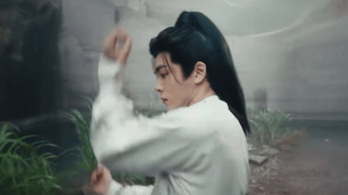 曾舜晞会武功这件事藏不住了曾舜晞一招一式皆有力道 曾舜晞眼神坚定动作利落，每一拳