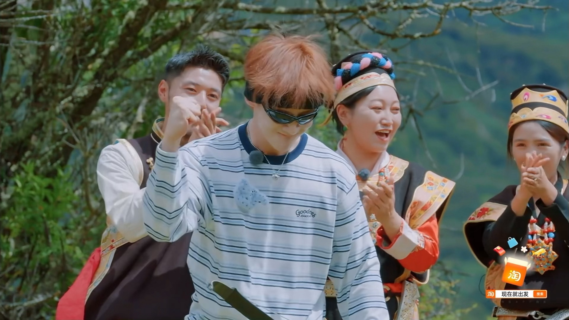 啊啊啊啊啊啊沈腾你要毁了这个白敬亭吗？！[泪奔]小白射出了全场最高的十分沈叔叔：