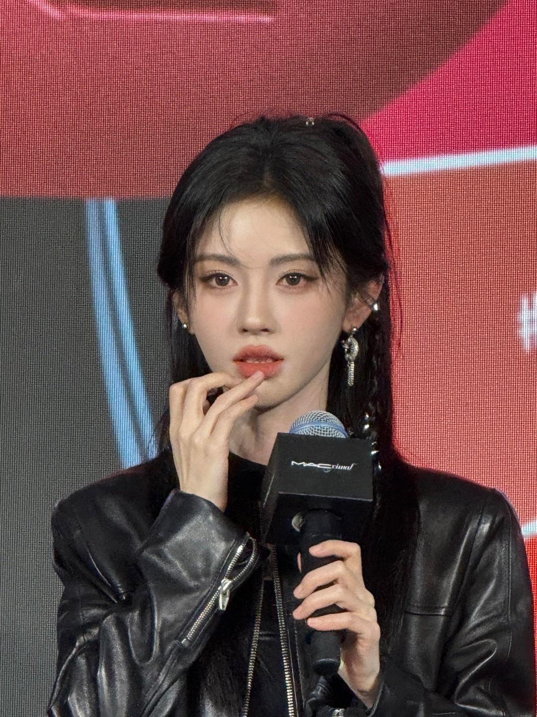 鞠婧祎和公司闹得不可开交，反观赵露思解约却能成功，关键不在小作文或亲友发声，而是