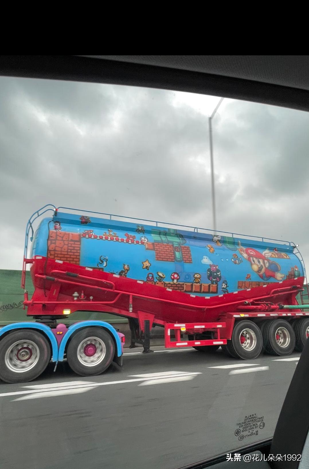 这可比那些“本人动情”、“伤了我的女人不是你死就是我亡”强出了几百个天际！
  