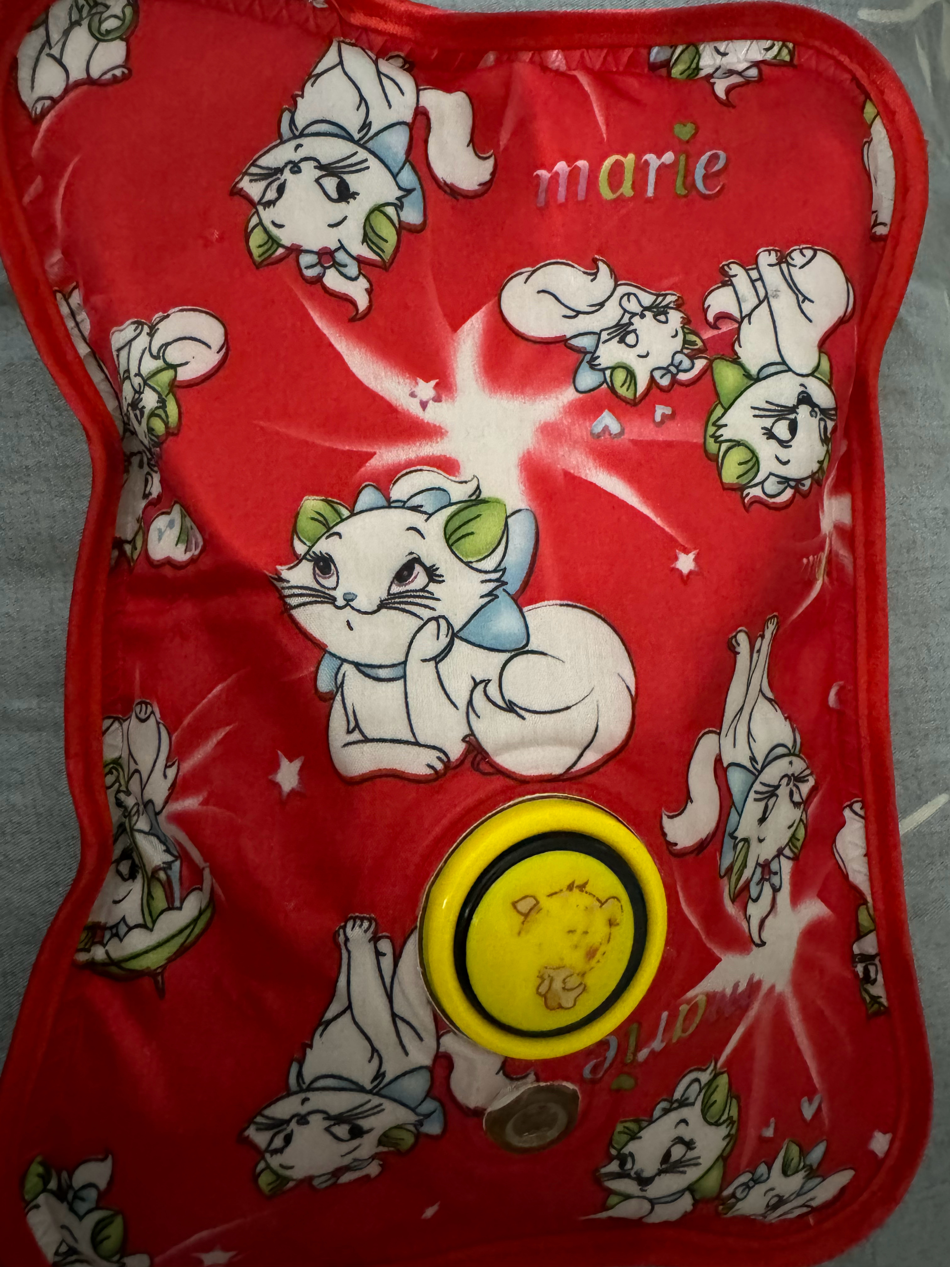 每个月的那么几天要靠红糖水和暖宝宝续命一会我就要出门了 希望能有显著效果 ​​​