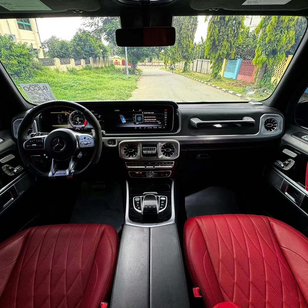 梅赛德斯–AMG G63 🩶