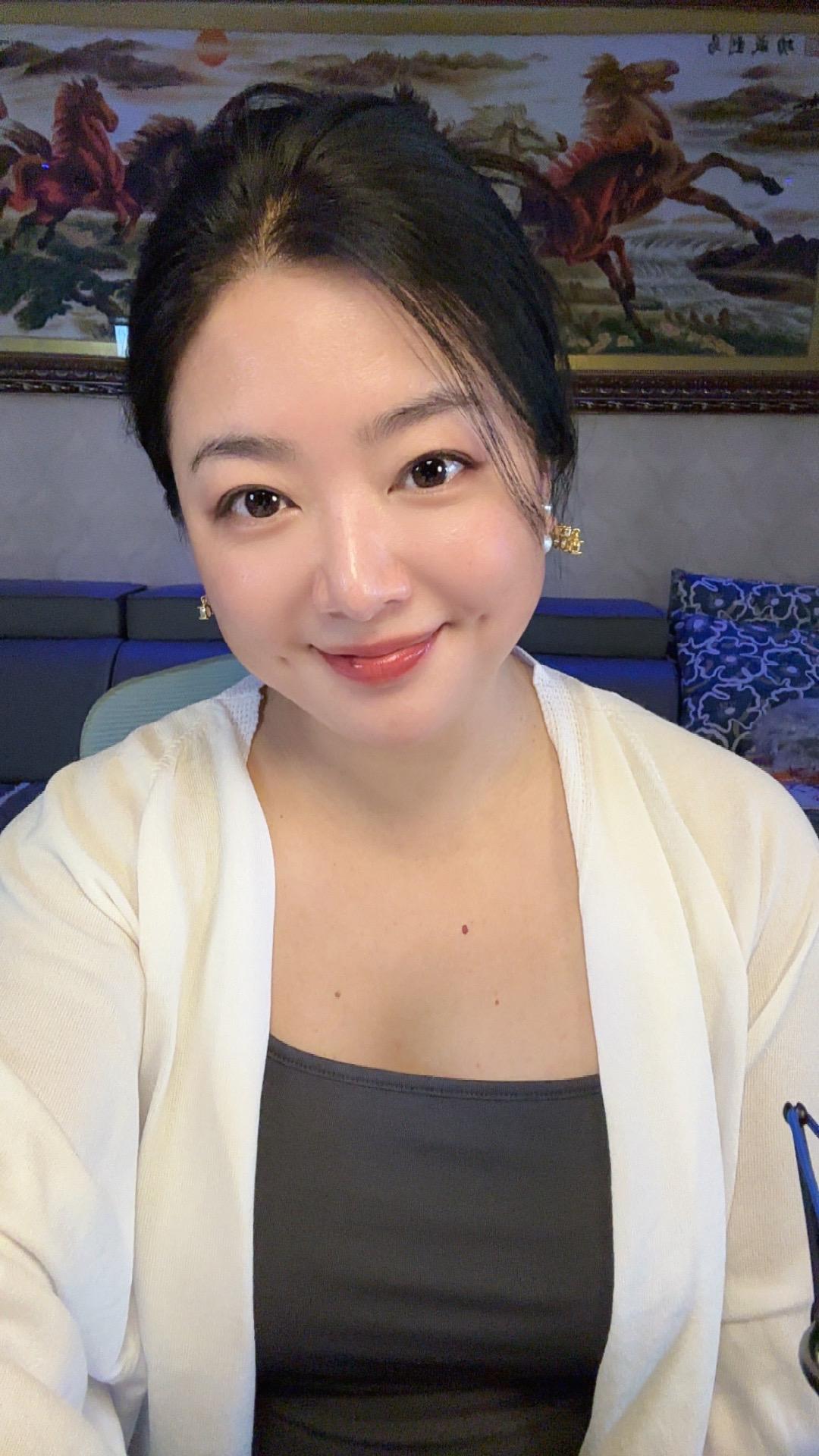 做个潇洒的娘们，不矫情。不做作，怎么开心怎么过