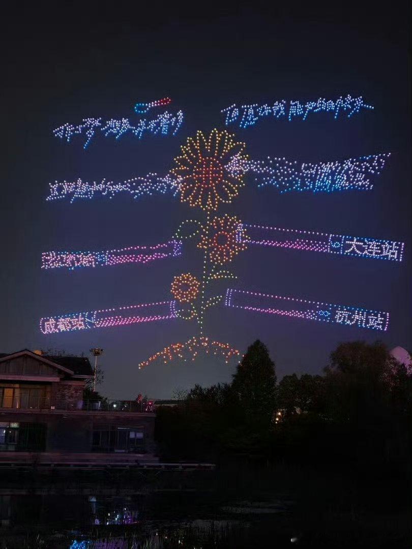 摩登兄弟给刘宇宁的小纸条每天都沉浸在惊喜中感叹宁宁的美貌~感叹棚友们的大气还有和