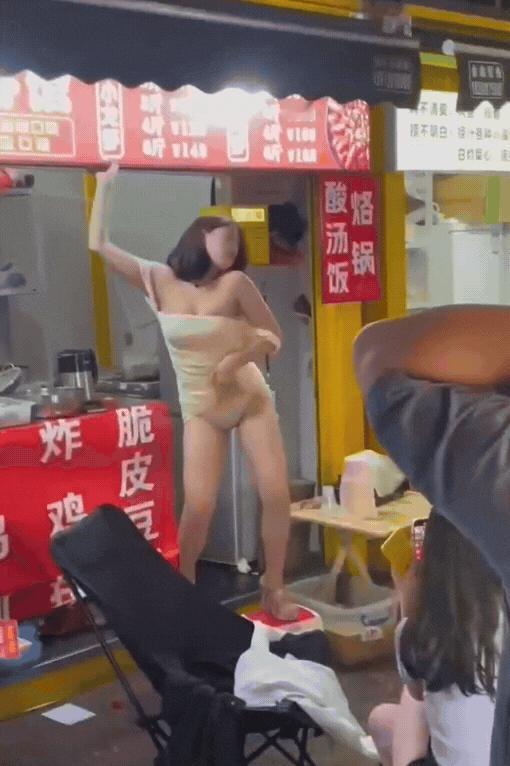 喝5块钱的胡辣汤，看500块钱的表演！ 