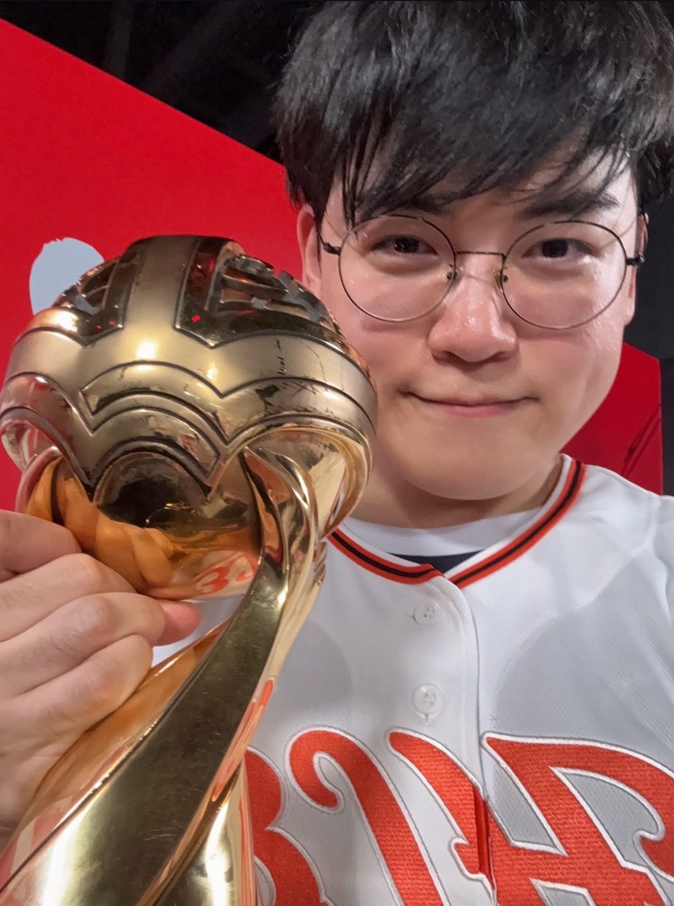 gumayusi李珉炯  ins更新新队伍 第一个冠军🏆 
