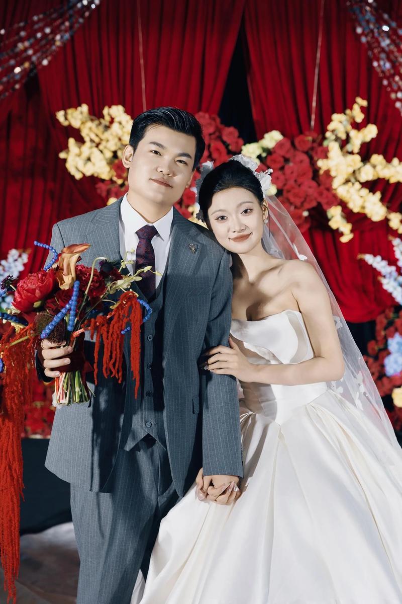 现在好多女性选择单身，原因很现实。以前女生觉得结婚是归宿，可新时代女性观念变了。