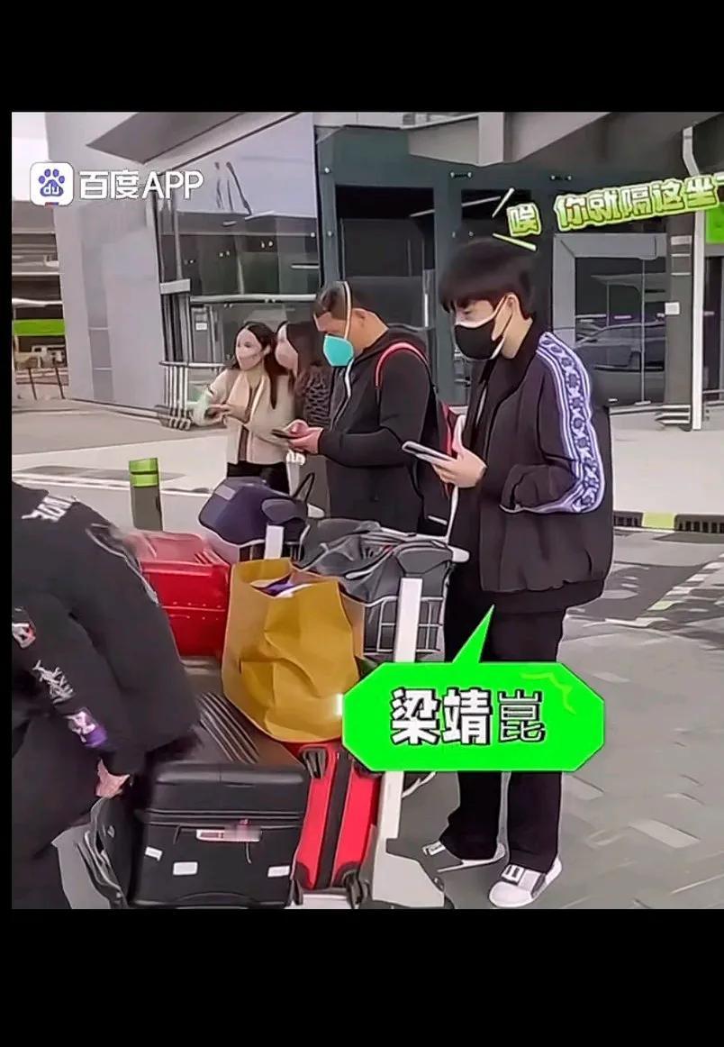大头:箱子被你压坏了，拿你妹妹来抵债，
虽然但是 大头的情绪还是挺稳的 要是我就