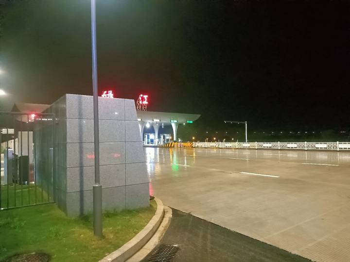 金手链没丢她却报假警，只因想查监控看老公和谁出去了