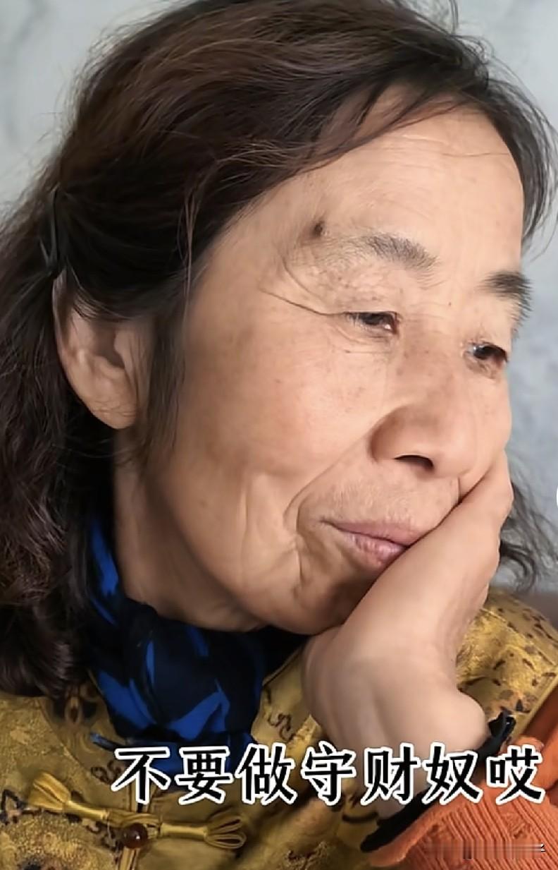 刘宁娘家弟媳妇曝光，温柔漂亮，刘宁劝弟媳妇让婆婆多挣钱，靠着彭亚楼这个大活人 这