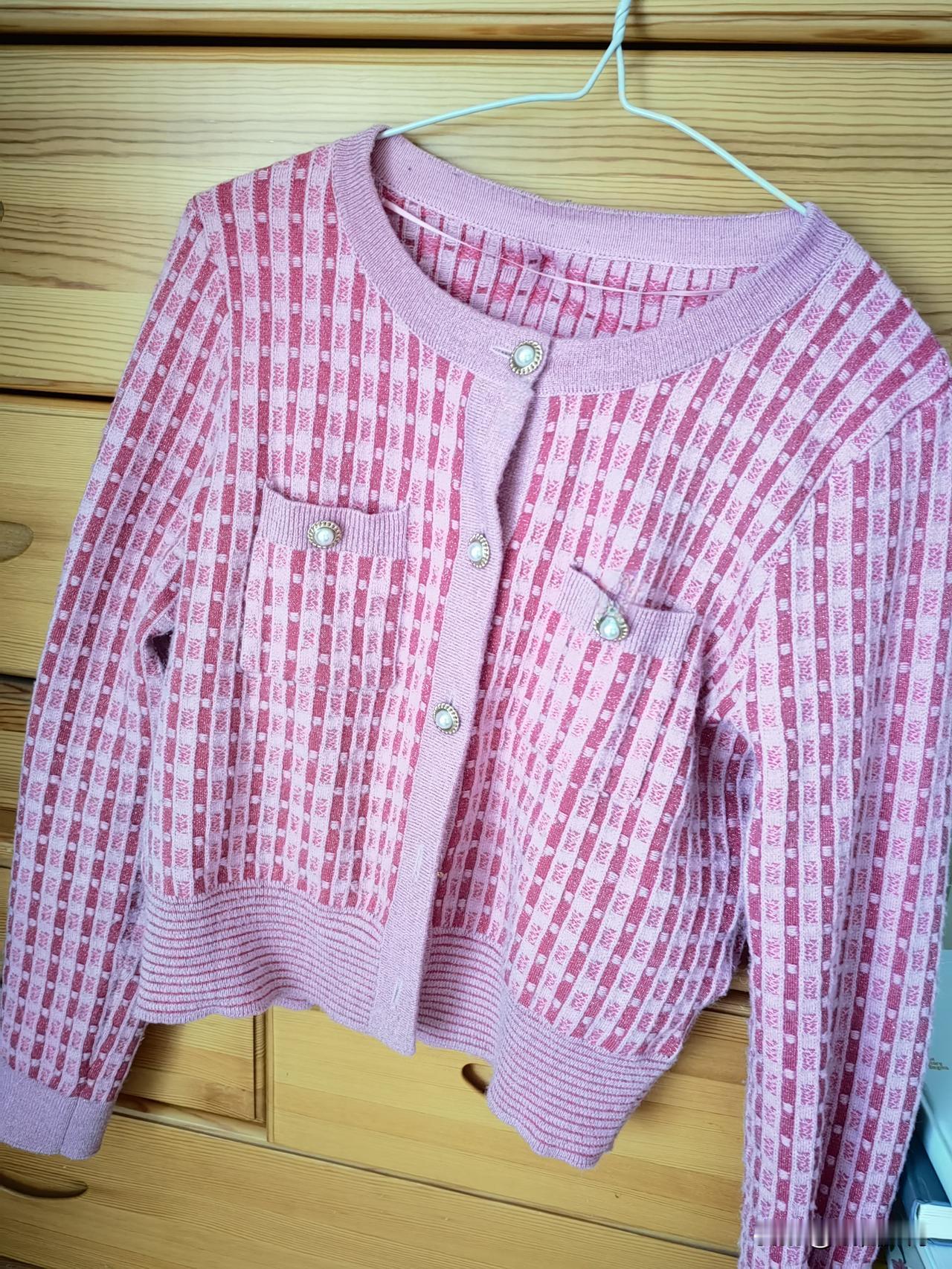 来，啥也不说了，继续看丑衣服，扔是不扔？