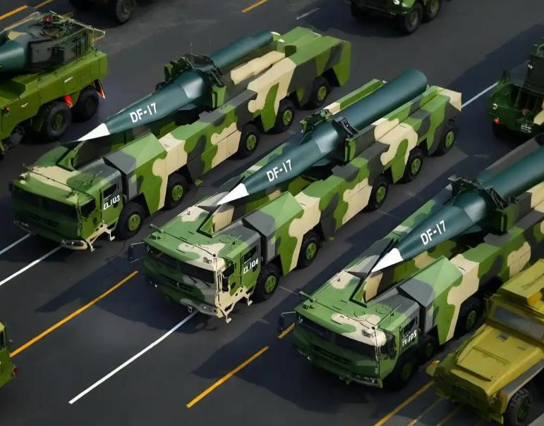 美国军事网站《战区》援引五角大楼近期评估称，中国火箭军约有1000枚近程、130
