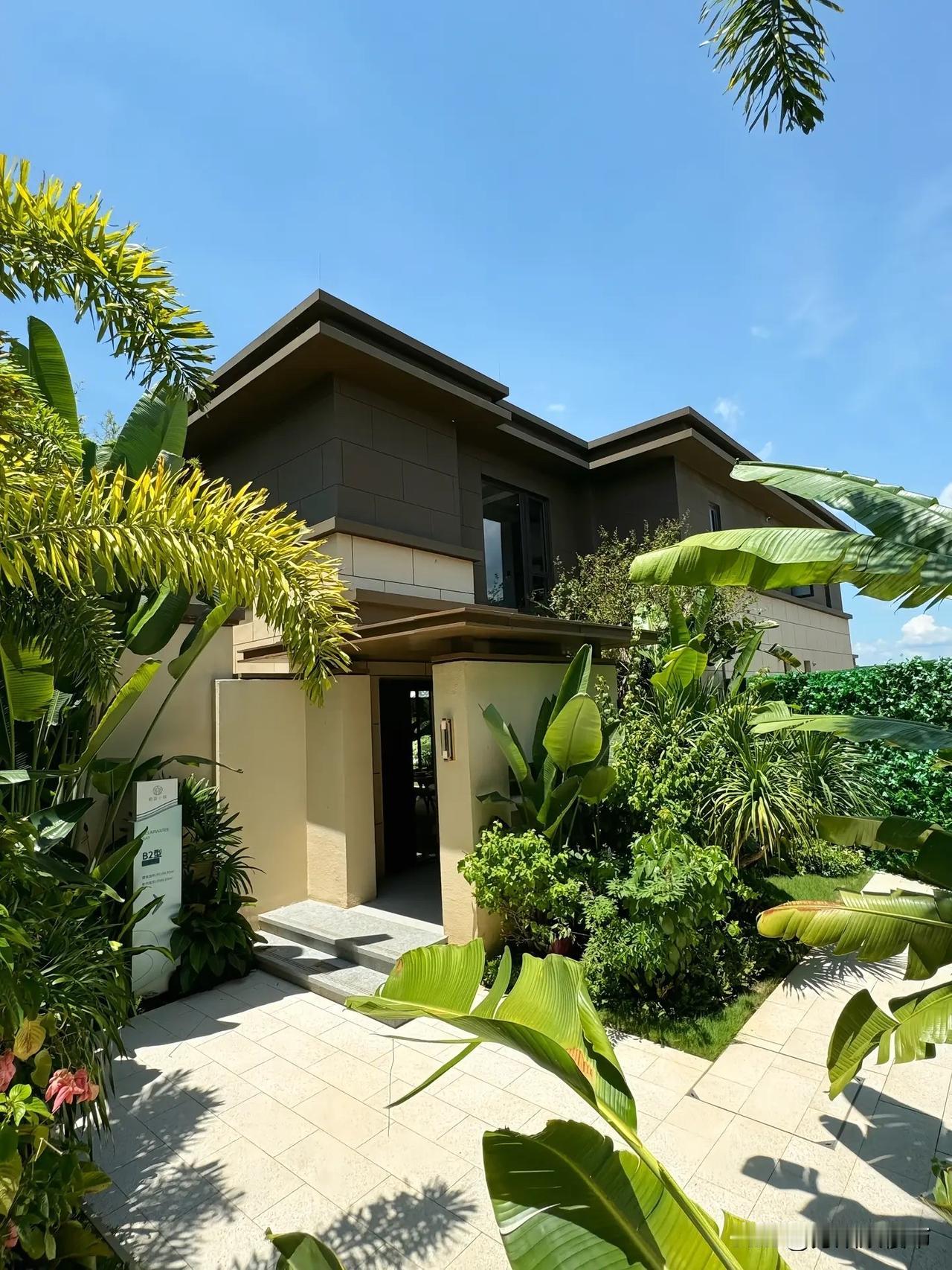 海南的新家落地啦，陵水清水湾86平小别墅。

小独栋，有100平花园，带泳池，有