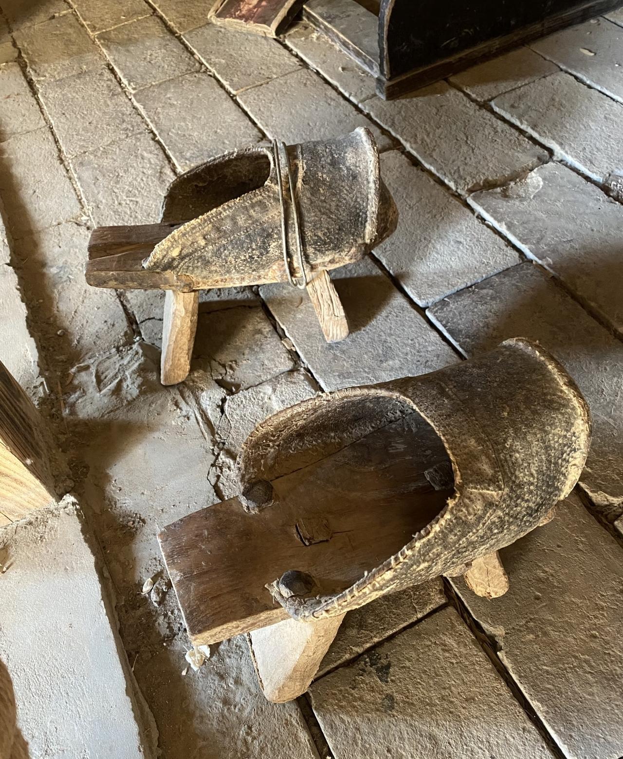 谁懂啊！翻出个老物件我懵了老物件 民间老物件 老物件怀旧物 
家人们谁懂啊！我翻