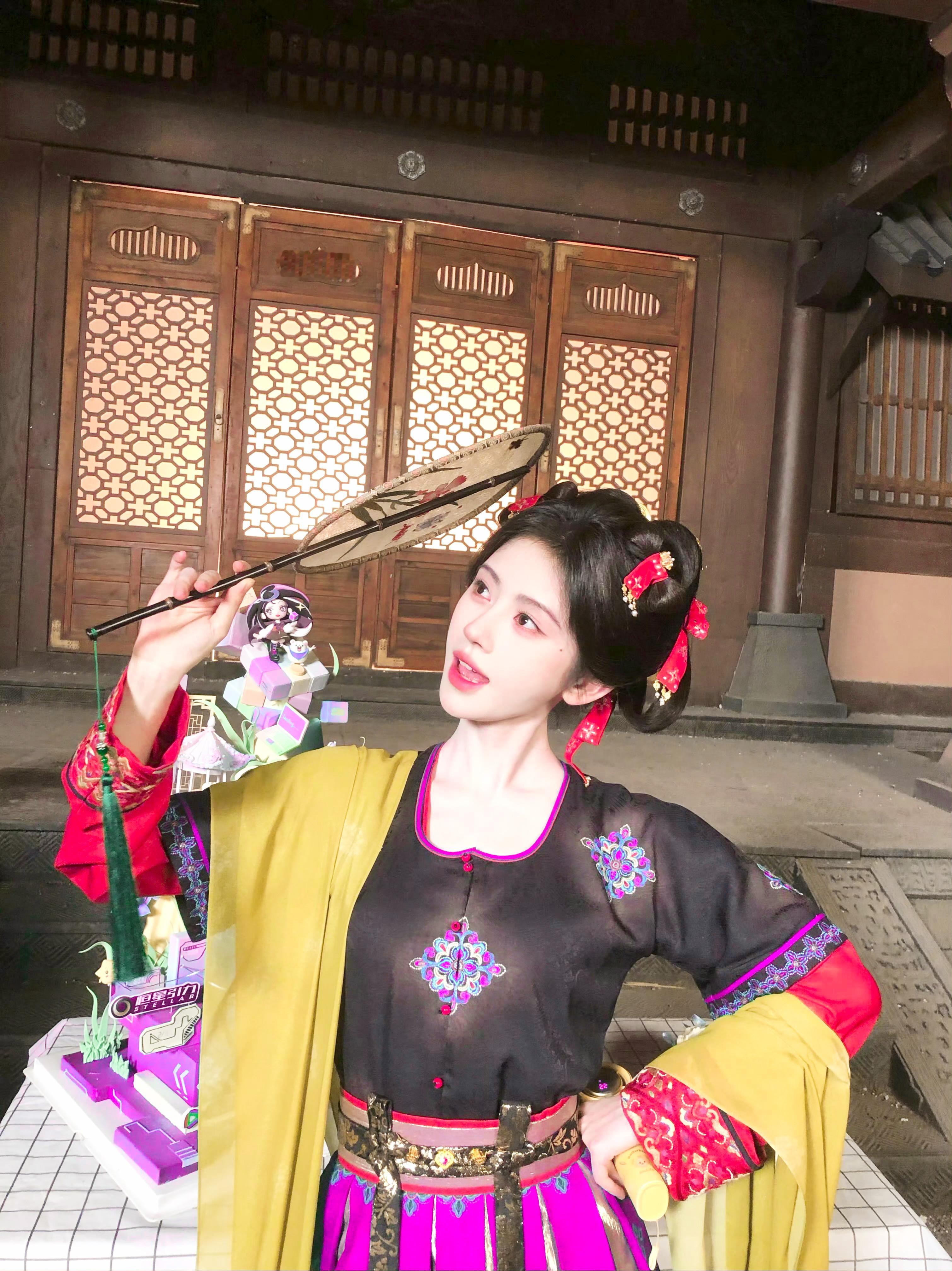 花扇岁岁安﻿﻿鞠婧祎苏绿夏
