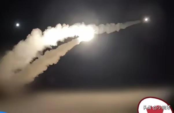 突发！
朝鲜密集发射10余枚导弹，半岛局势再升温
据韩国联合参谋本部3月14日发