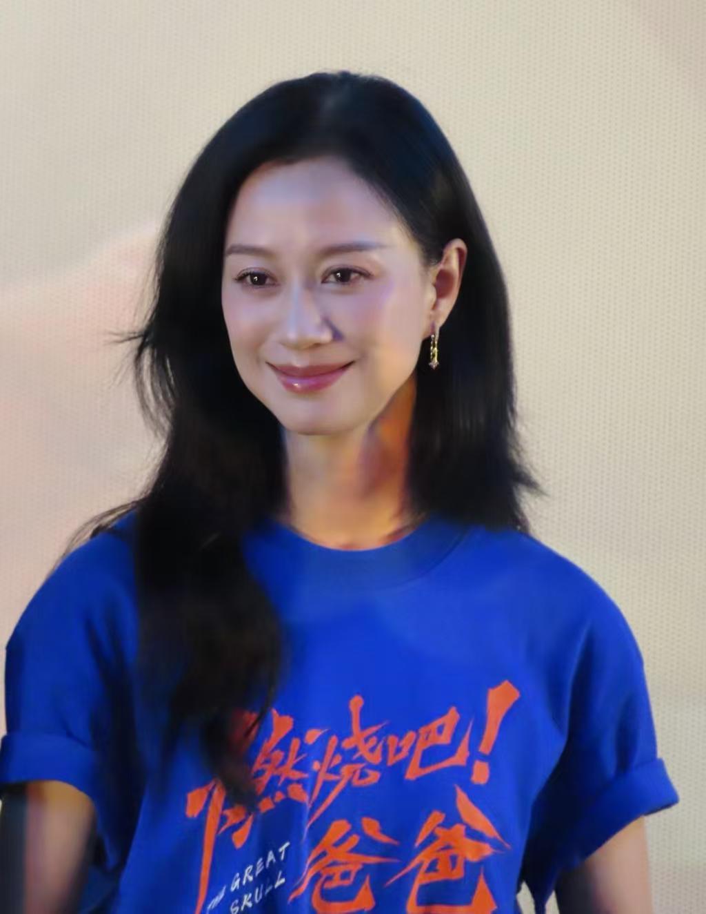 倪虹洁一滴泪的重量落在我心上倪虹洁演出了什么是笑着哭最痛褪去平日里张扬的模样，面