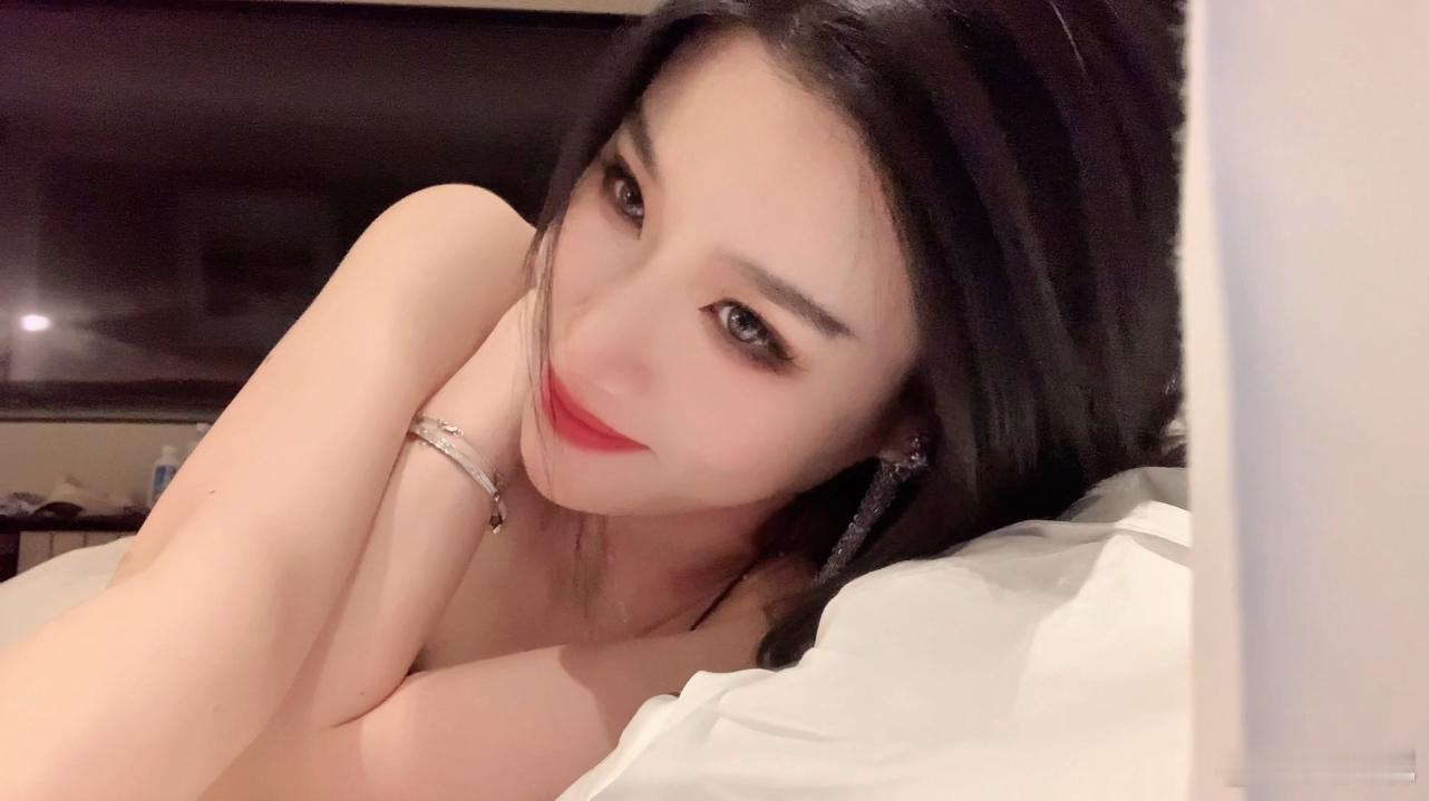 别玩游戏了 陪我玩会吧  ​​​