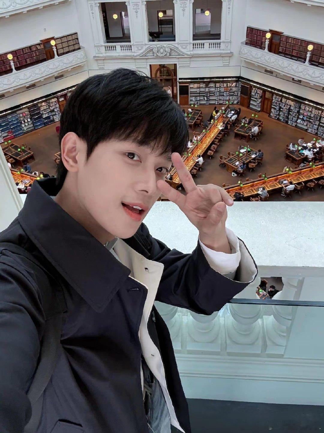 这个张炯敏又争又抢张炯敏这波争身份我给满分！皇后驾到扫楼电话连线，上来就亮明容黛