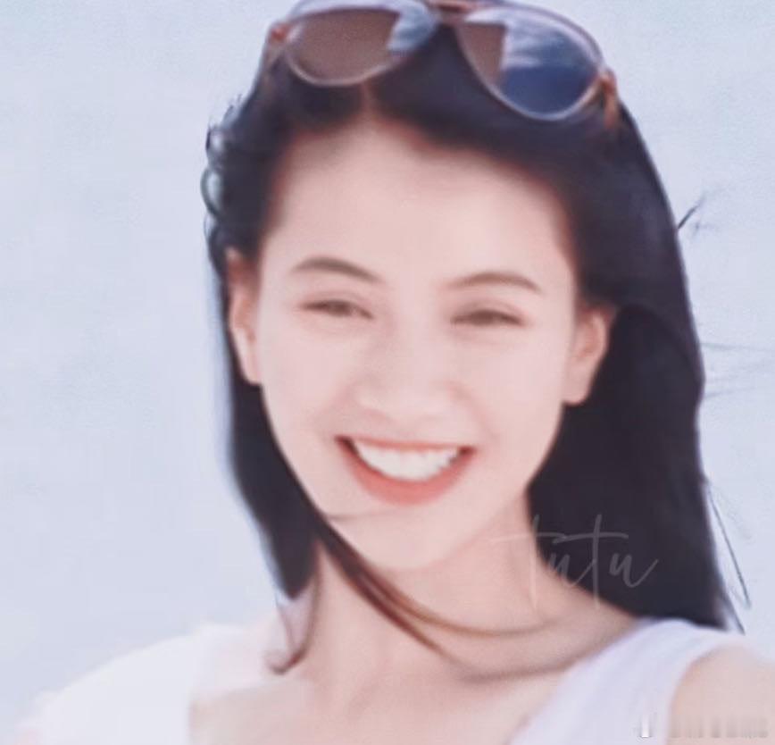 贺峻霖教袁咏仪四川话鸡同鸭讲 真的是把我整笑到了呀，人和人之间的沟通有的时候就是