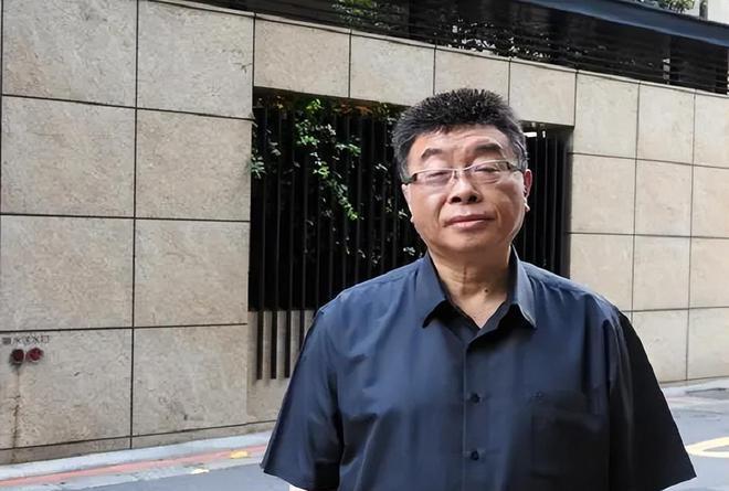 刚刚刷到台湾论政评论员邱毅的视频，就进他的主页看了一下，发现邱毅从做了评论员以后