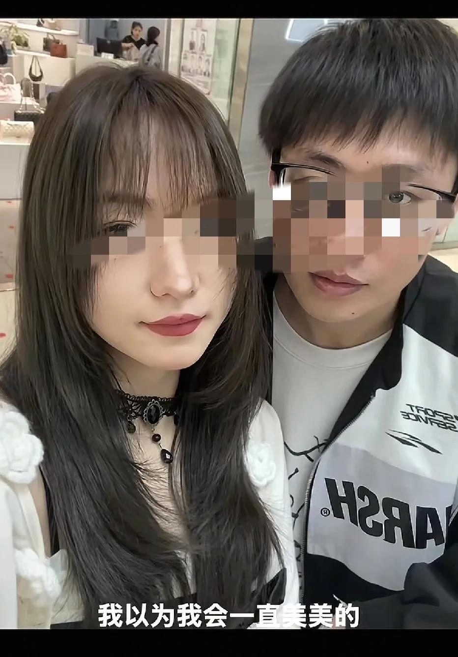 四川成都，25岁女子和男友一家自驾旅游，途中男友驾驶的汽车在转弯时撞上大货车，当