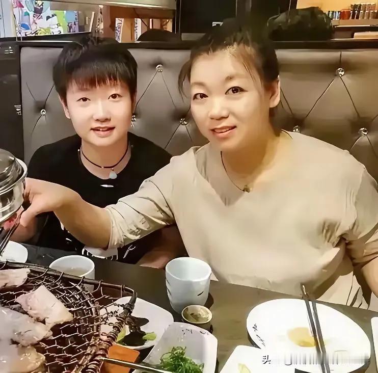 河北如今传佳话
生女当如孙颖莎
天资聪慧赛貂蝉
格局大到容天下
天生热爱小白球