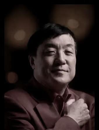 哎哟，剧迷们快看！咱们心中的编剧大神费明老师，就是写过《家有儿女》那个，今天走了