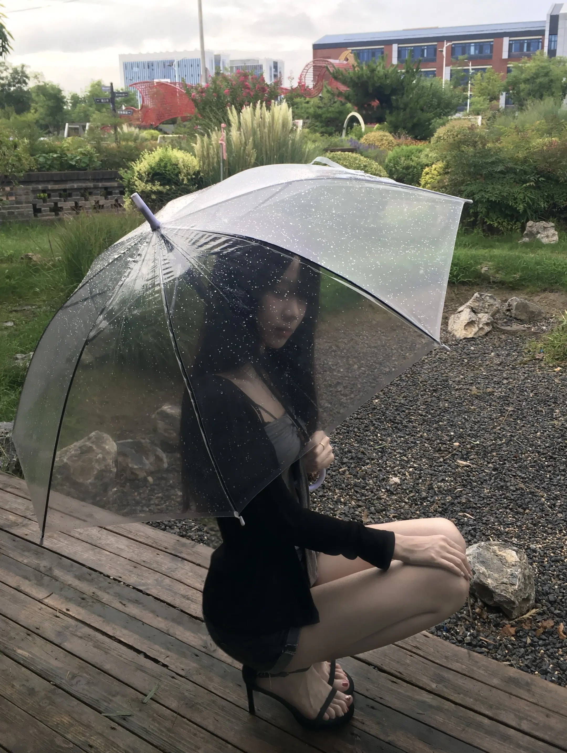 有妳的雨季不再來了。