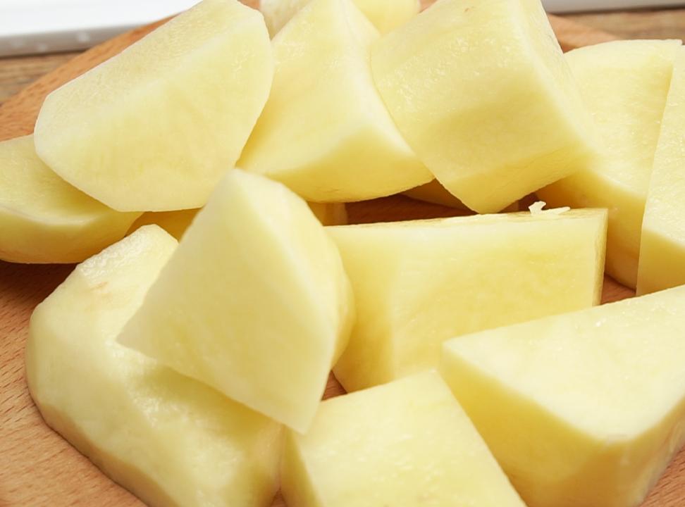 土豆是脑出血的“导火索”？提醒：若不想血管破裂，4物尽量少吃

"年纪大了，吃什