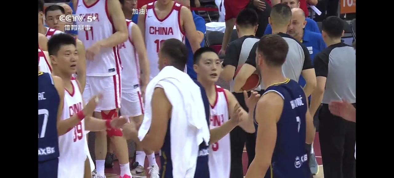 中国男篮热身赛90：70战胜波黑，新的一届男篮还是给球迷眼前一亮：
1、郭指导兢