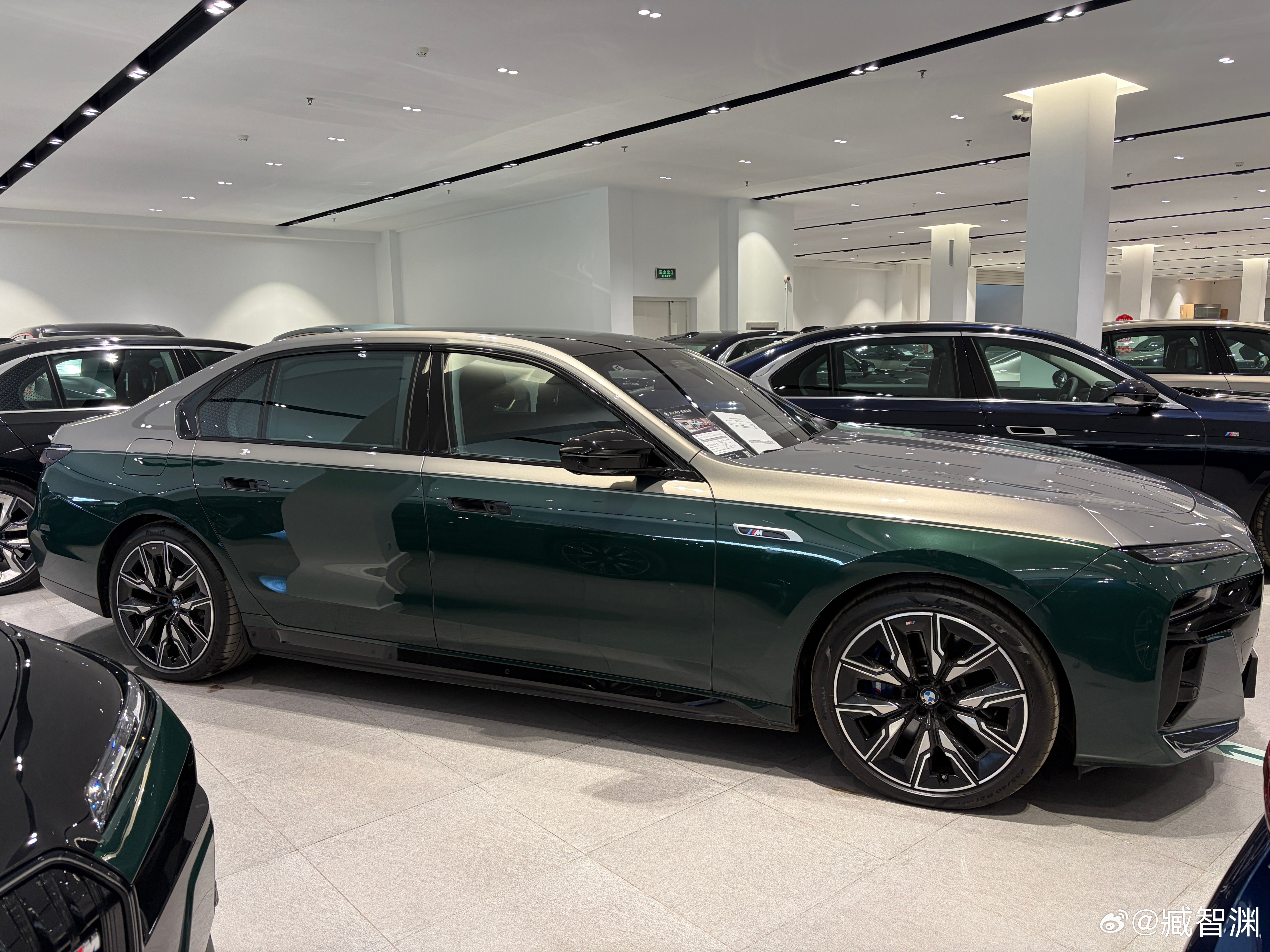 三台帅气双拼绿的i7 M70扎堆了，有兴趣的去看看吧。讲真，经常想把i7 XDr