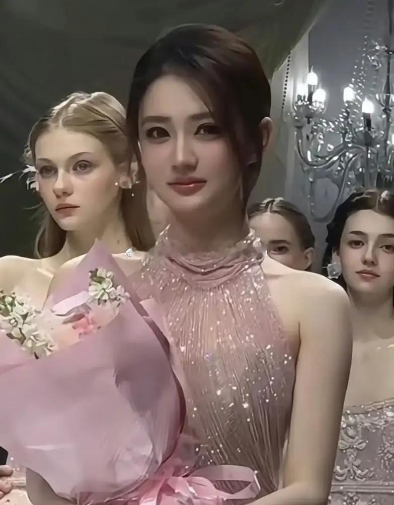 徐璐是不是证明了方圆脸也能出大美人的 ​​​