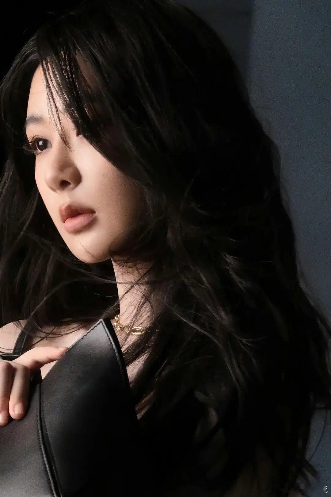 杨紫的侧脸真的太虐了 ​​​