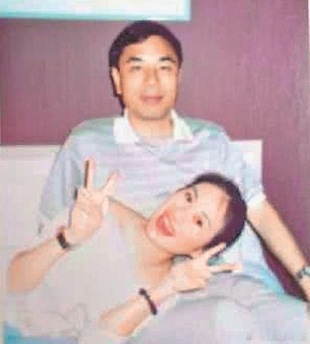 藝人葉璇父親年前傳出患癌消息，她即放下一切陪伴醫病，可惜父親去年終敵不過病魔離世