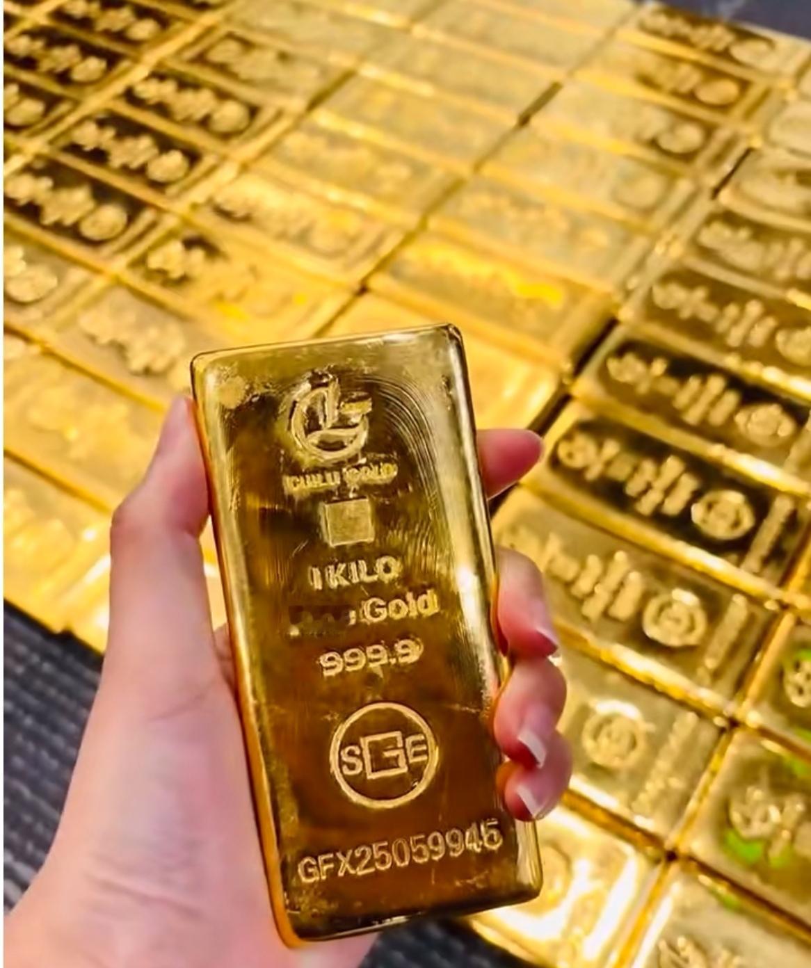 金价暴跌
能跌到700块吗？
过年想拿羊毛金买一颗纯金转运珠
 
要是金价接着跌