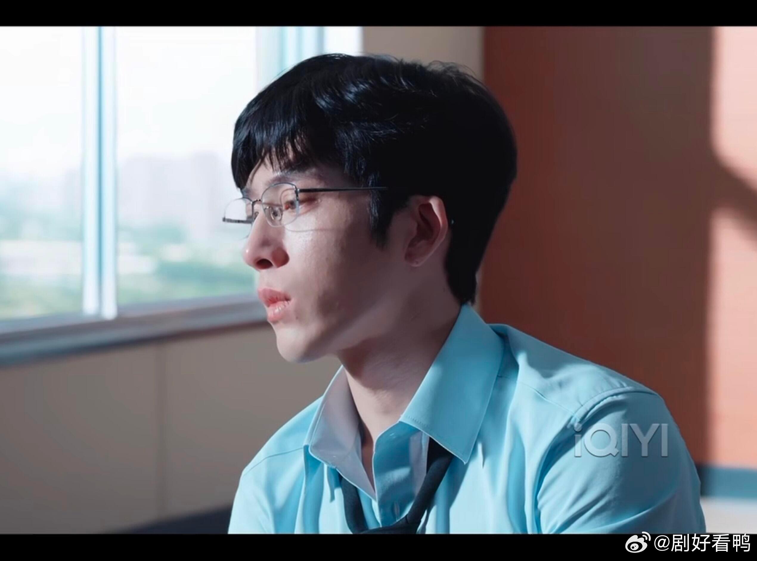 井柏然还是这么会哭眼睛红红的井柏然谁顶得住啊！眼泪在眼眶里打转的样子脆弱又让人心