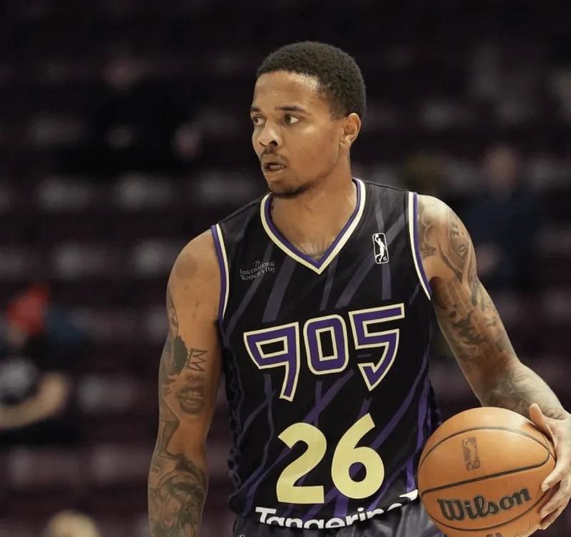 状元富尔茨G联赛27分钟18分9助攻，正负值+34，他还能回到NBA 吗？
在g