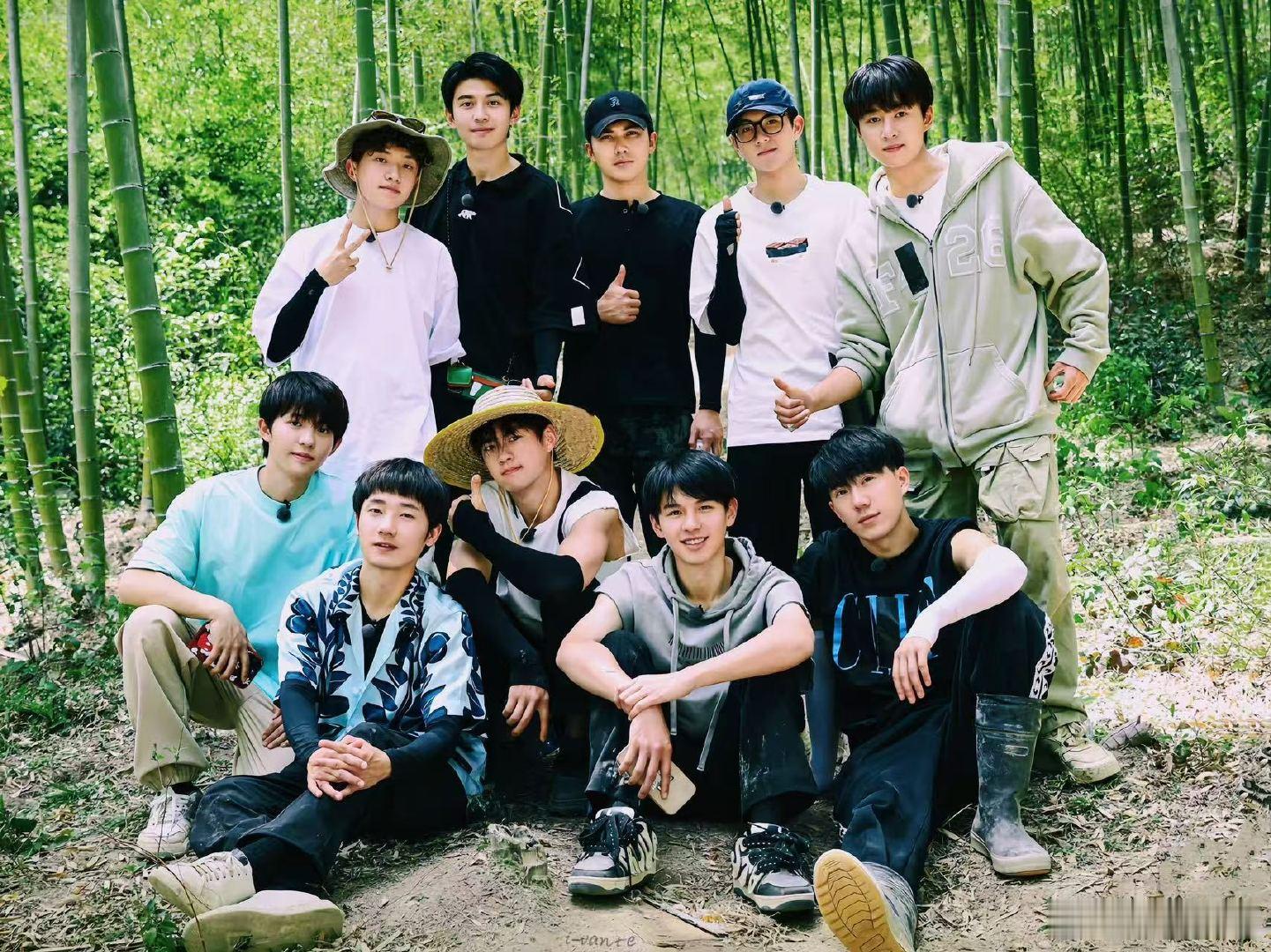 十个勤天对抗路兄弟 翻到网友做的表情包笑不停！李耕耘的得意脸、何浩楠的懵圈脸、李