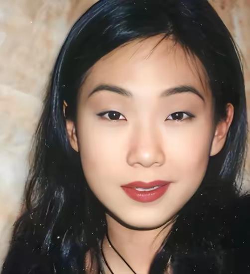 2004年，林忆莲向李宗盛提出离婚，李宗盛坦言：我年近半百，却要妻离子散，真的是