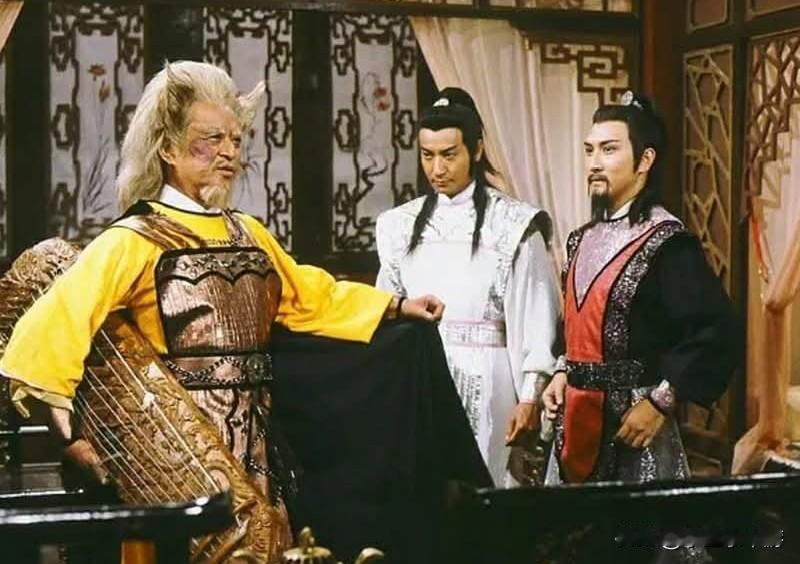 《六指琴魔》关海山的造型让人印象深刻
 
上回聊到周星驰新片《功夫女足》，顺带说