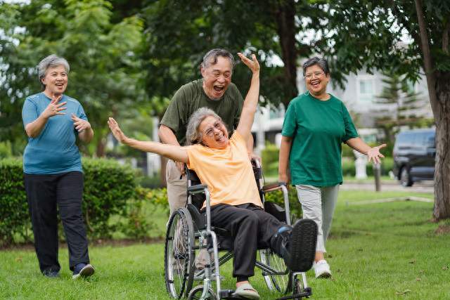 四十岁以后我才明白：中年人最大的体面，是允许自己崩溃