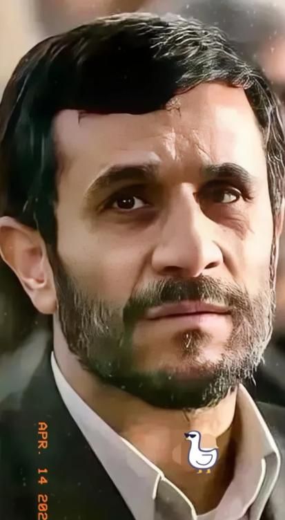 伊朗传来新消息！
2026年4月15日，伊朗扔出了一颗让全世界都傻眼的“精神核弹