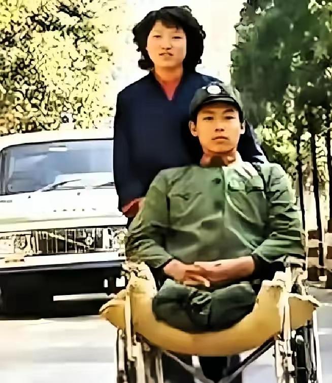 她花光所有积蓄，坐了三天三夜的硬座火车，跨越两千多公里，只为奔赴边境线上一个简陋