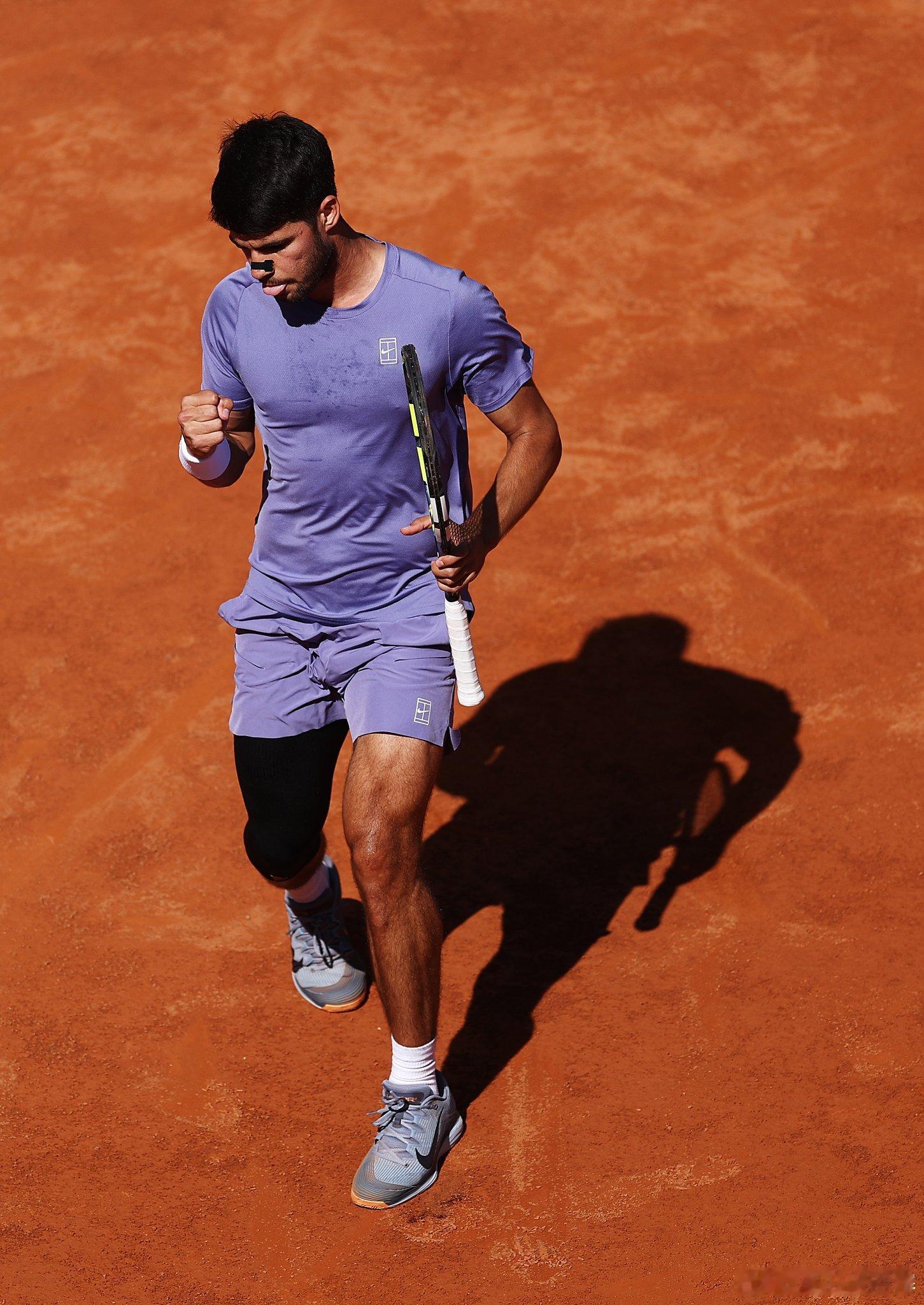 阿尔卡拉斯先下一城 🔥ATP1000 罗马大师赛首场男单半决赛，3号种子阿尔卡