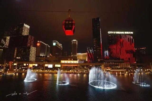 澳门赌场到底多“奢华”？连电梯都建得像皇宫，游客：闪瞎眼了！

这里是刘小顺的旅
