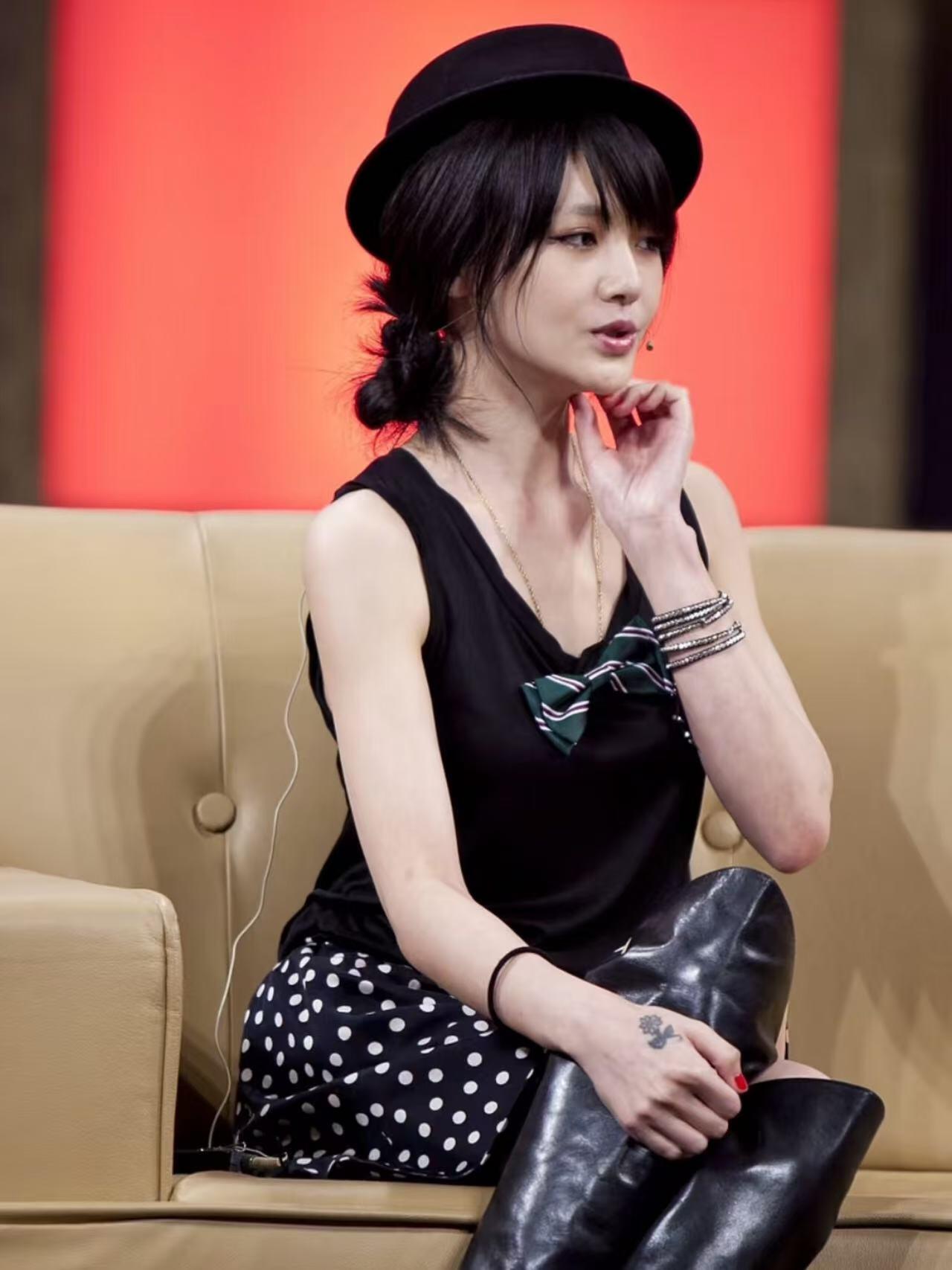 怀念我青春里的杉菜，大S的18图高光大S骤然离世，让人惊愕痛惜她的一生如烈火般炽