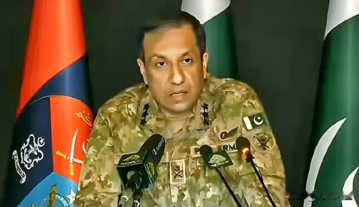 巴基斯坦陆军中将，三军新闻局（ISPR）局长艾哈迈德·谢里夫·乔杜里宣布战果，击