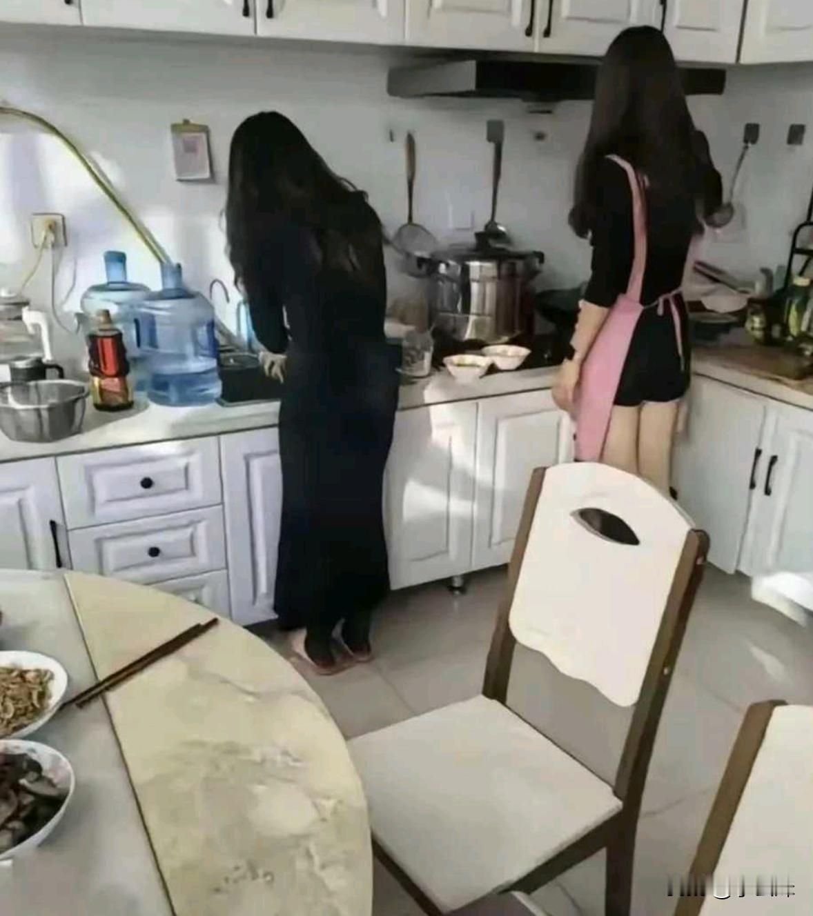 当老婆跟前女友成了闺蜜，该咋办？