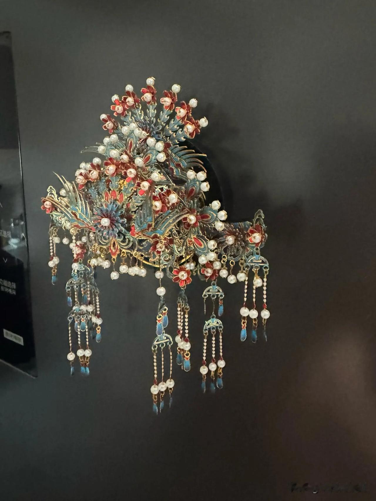 不要笑我挣不到大钱，我就是一个农村人，没有学历，没有背景，我穷怕了，所以我向生活